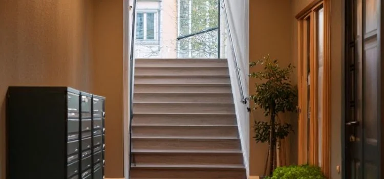 . Sa Har Far Du Trapphusets Stengolv att Skina Igen x