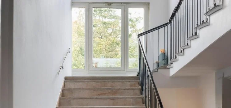 . Sa Underhaller du Ditt Trapphus Efter Fonsterrenovering x